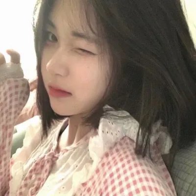 色肉毒蝎女